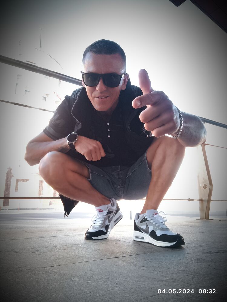  43690172  , 38 ,    