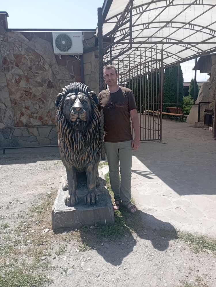  53049162  Alex, 43 ,    