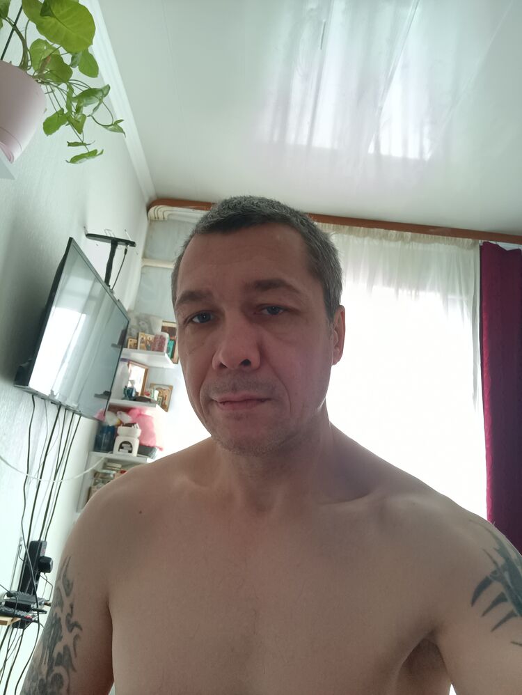  49684192  Alekcei, 42 ,    