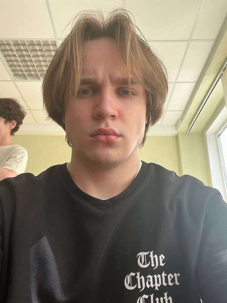  53841352  Maksim, 19 ,    