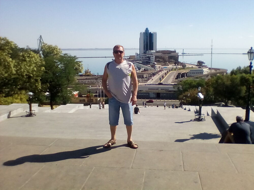  20483272  Sergei, 64 ,    