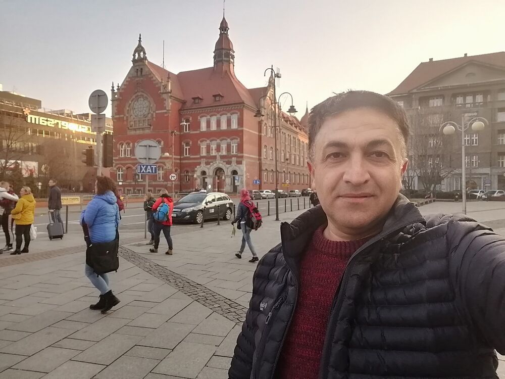  19794512  Samir, 45 ,    