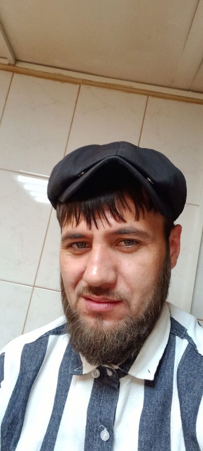  29782772  Kamil, 37 ,    