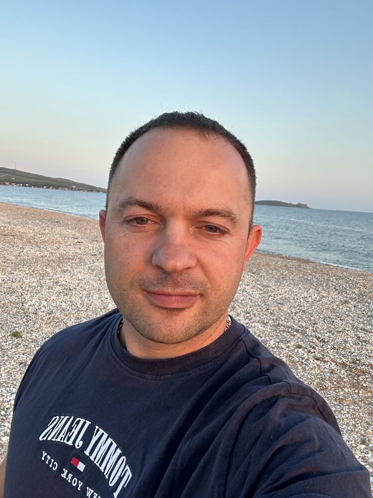  ,   Sergei, 42 ,   ,   , 