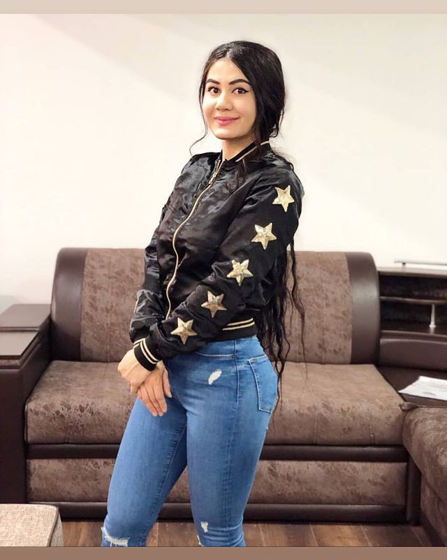  22657682  Darya, 29 ,    