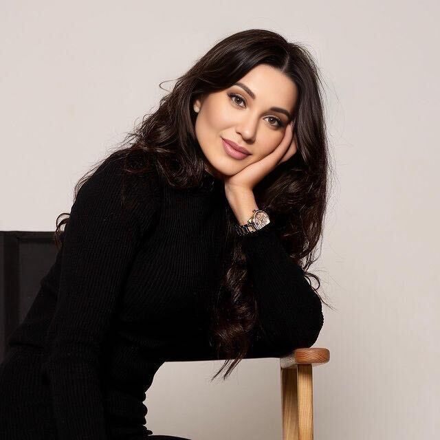  ,   Elena, 39 ,   ,   , c 