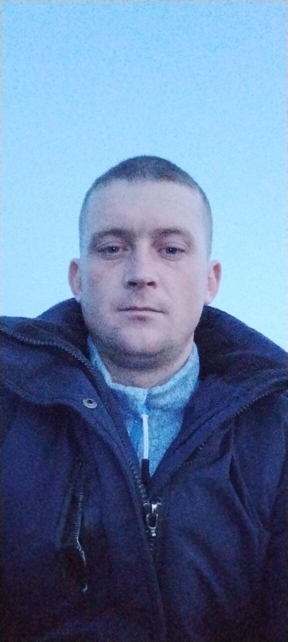 33129772  Aleks, 34 ,    