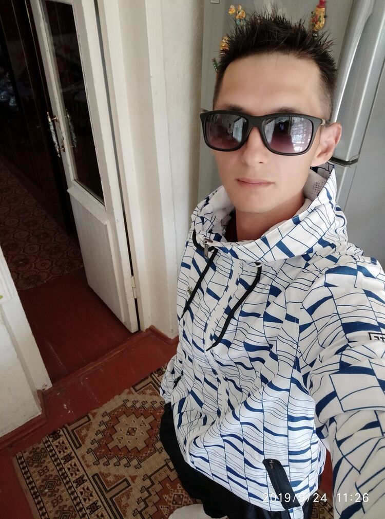  17840772  Ruslam, 38 ,    