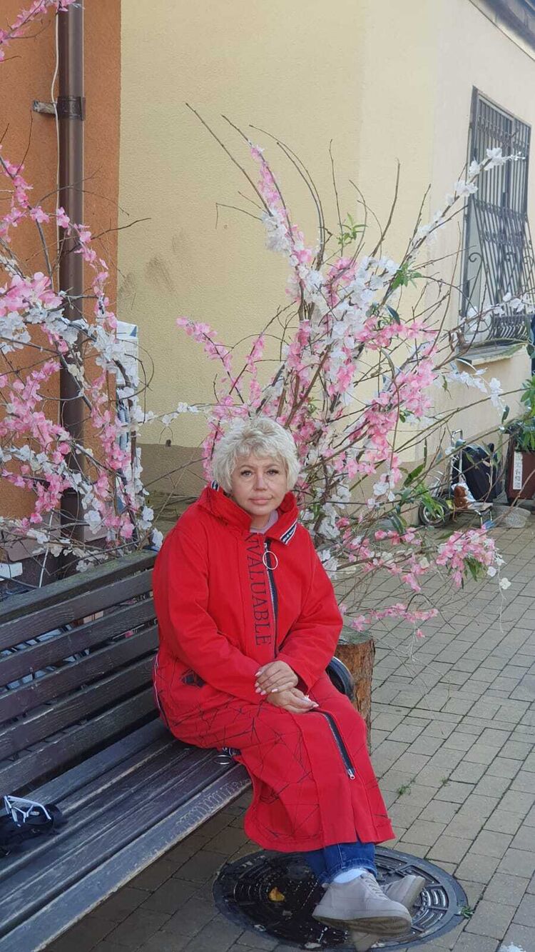  47569052  Valeria, 52 ,    