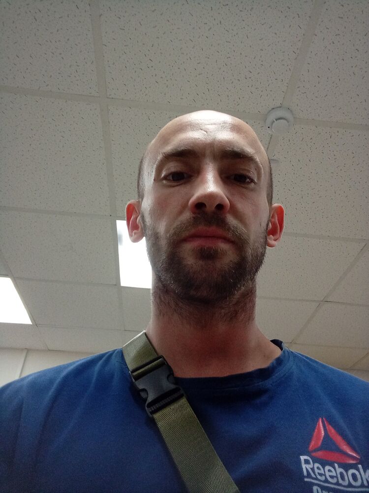  30342262  Vladimir, 32 ,    