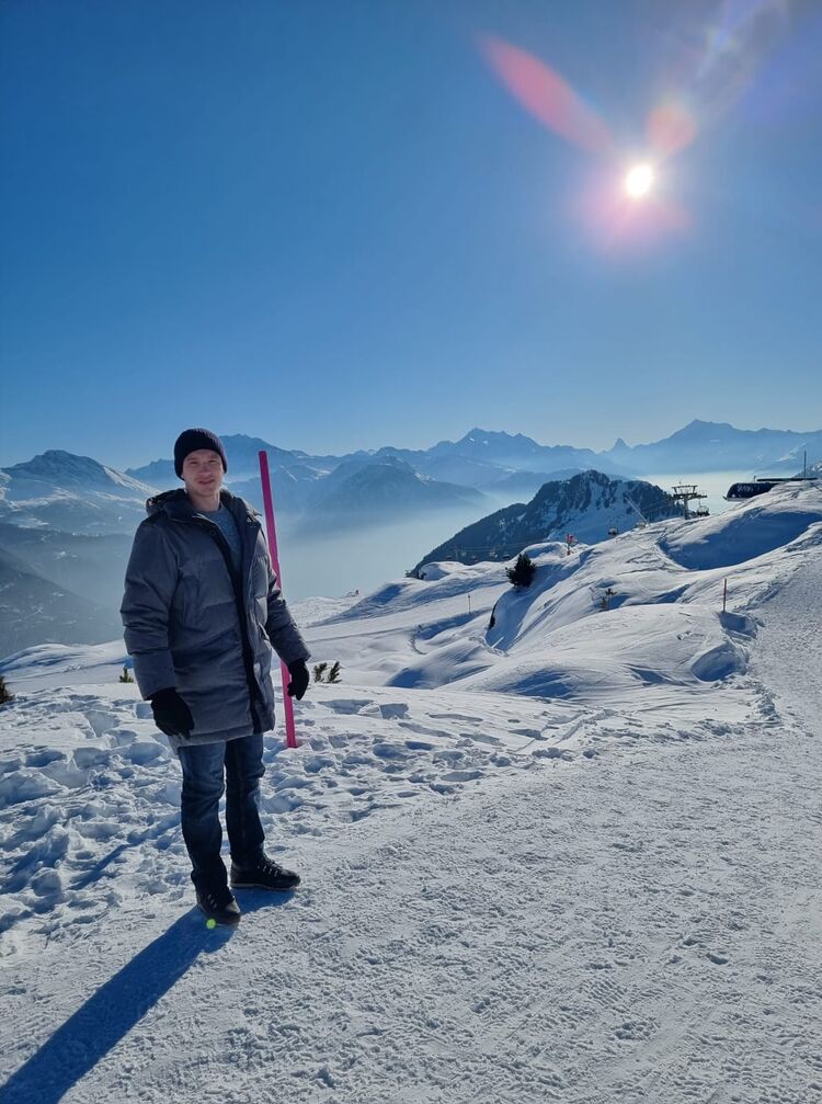  ,   Stefan, 32 ,   ,   
