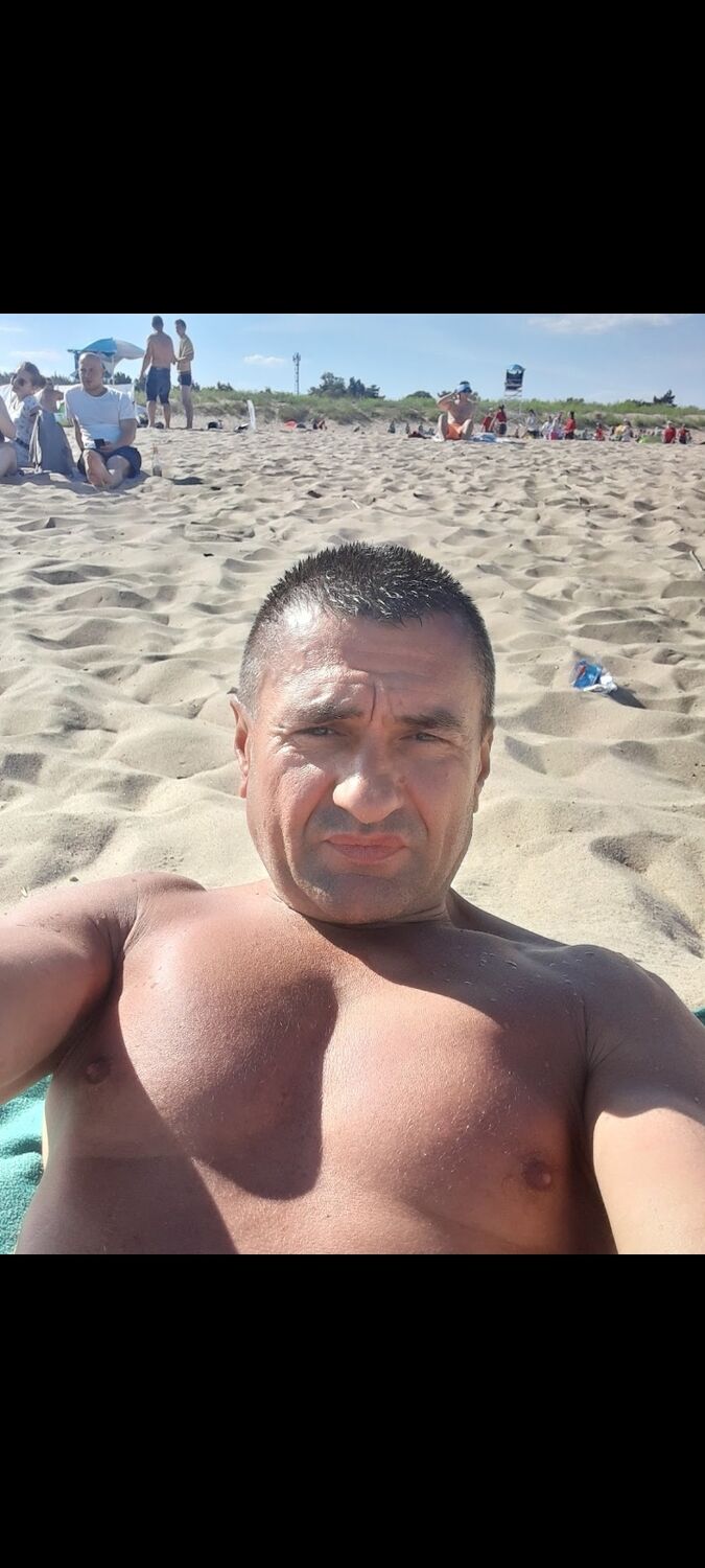  37068162  , 53 ,    