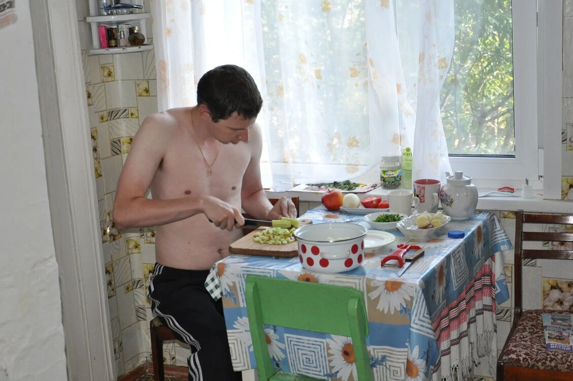  -,   Alexander, 37 ,   ,   , c 