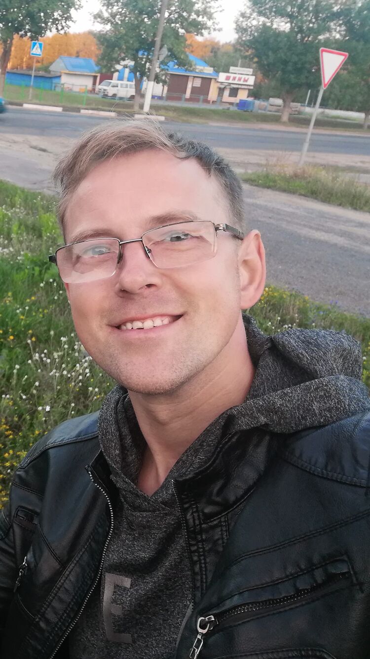  28644402  Nick, 39 ,    