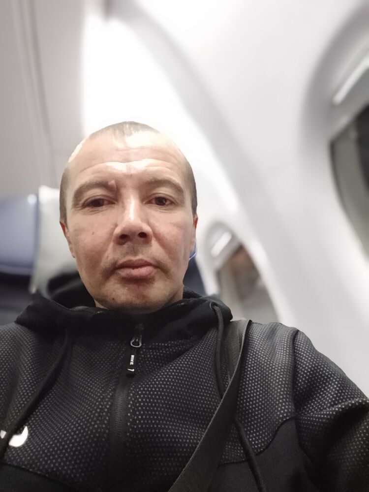  54536342  Viktor, 38 ,    