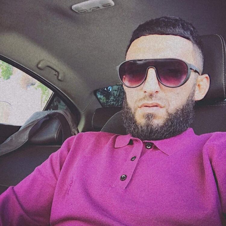  29776182  Karen, 35 ,    