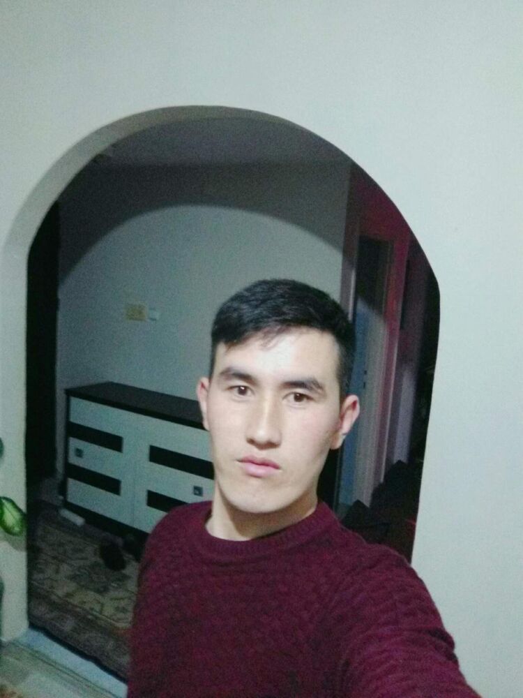  40757022  Kamil, 31 ,     