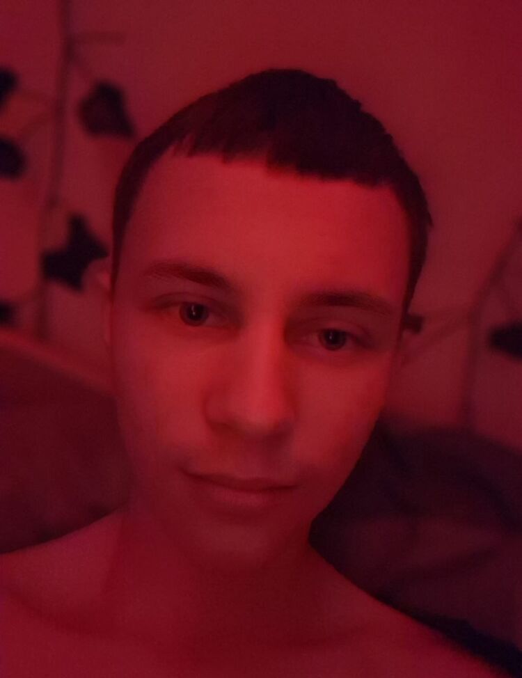  ,   Evaldas, 19 ,   ,   , c , 