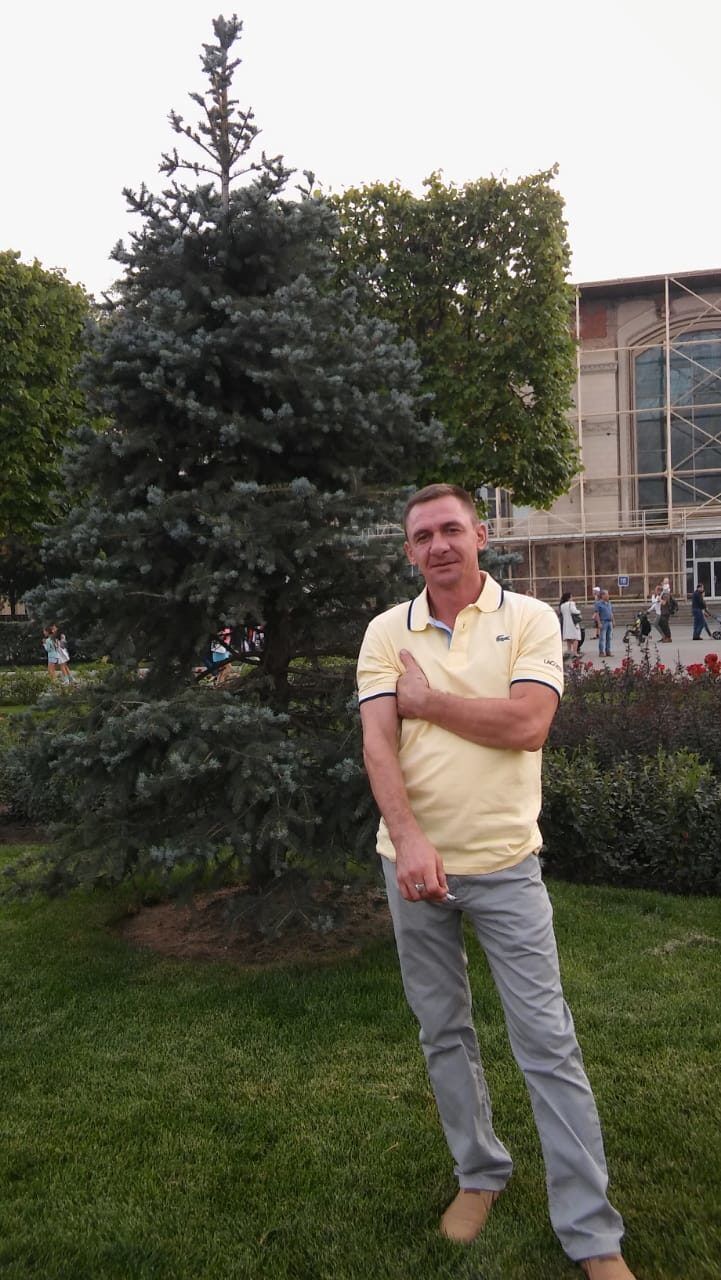  54142812  Andrei, 46 ,    