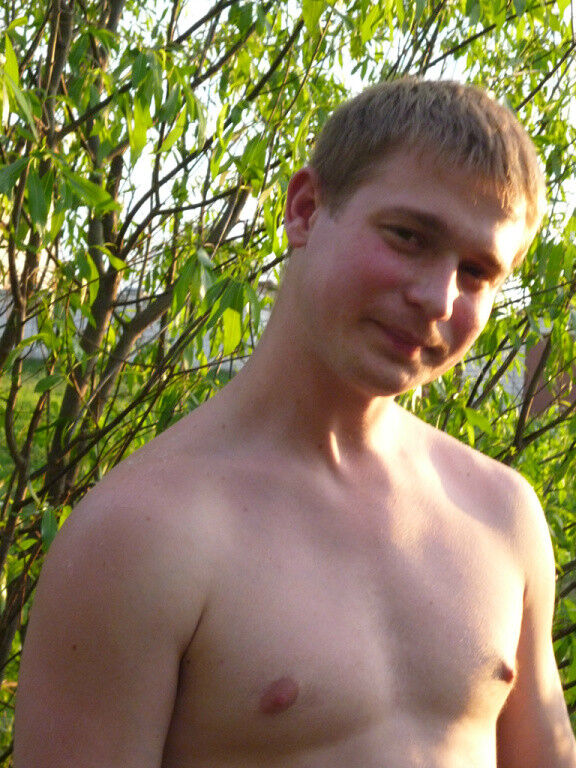  ,   Artur, 37 ,  