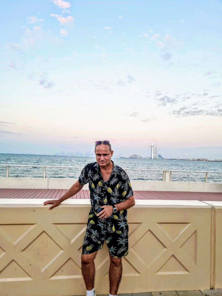  47342662  Atakan, 49 ,    