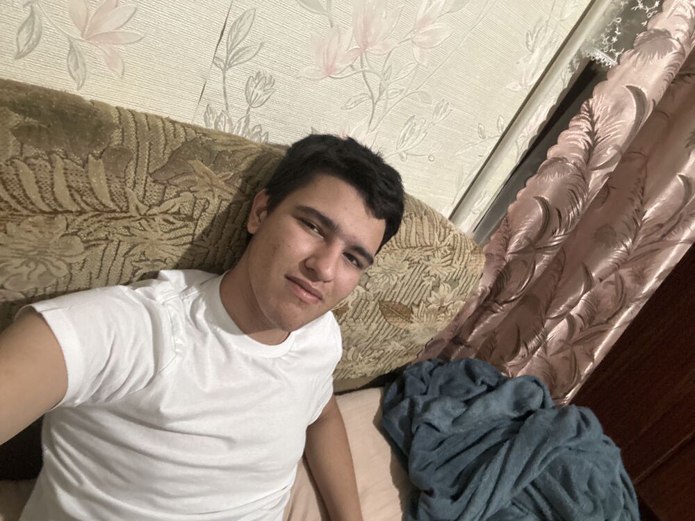  41188692  Arif, 19 ,    