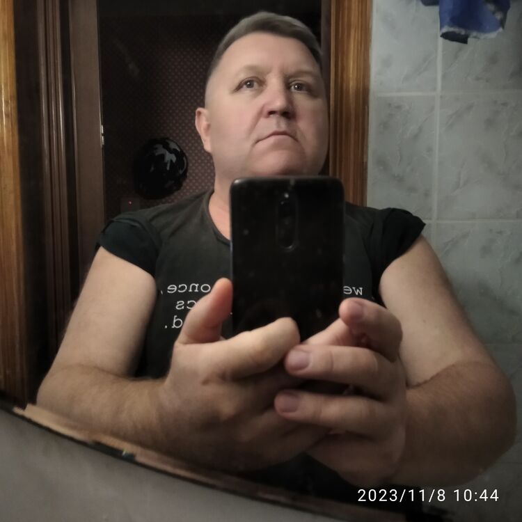  40701552  Taras, 62 ,    