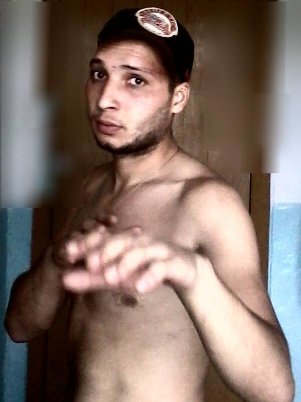  ,   Maikl, 33 ,   