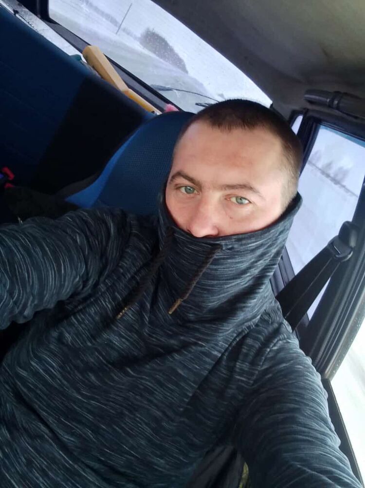  49590082  , 32 ,    