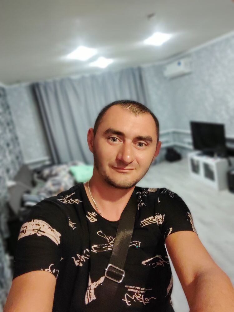  38245102  Sergey, 36 ,    