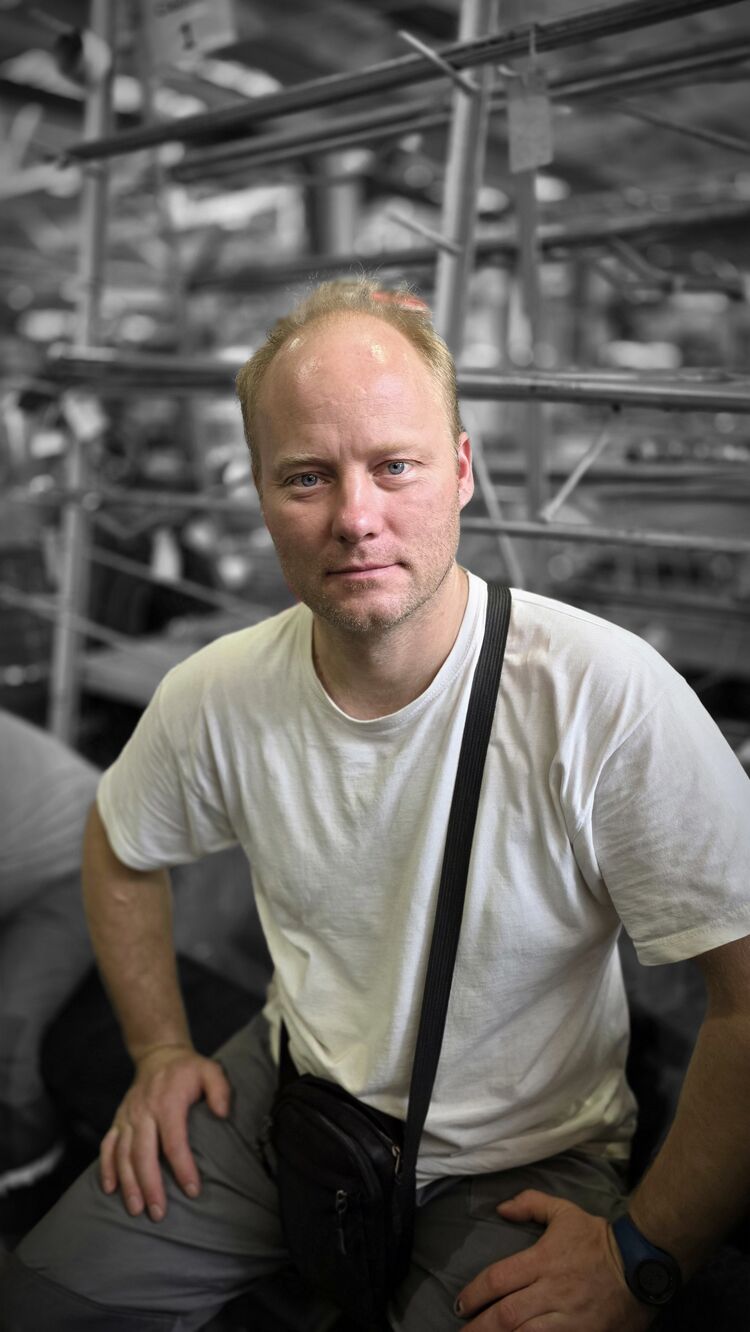  53380392  , 44 ,    --