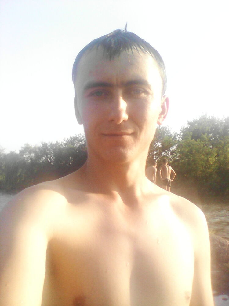  9794772  Vladimer, 32 ,    