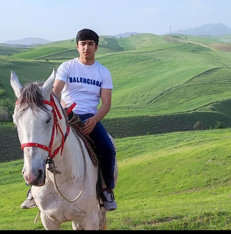  28415662  Mansur, 23 ,    -