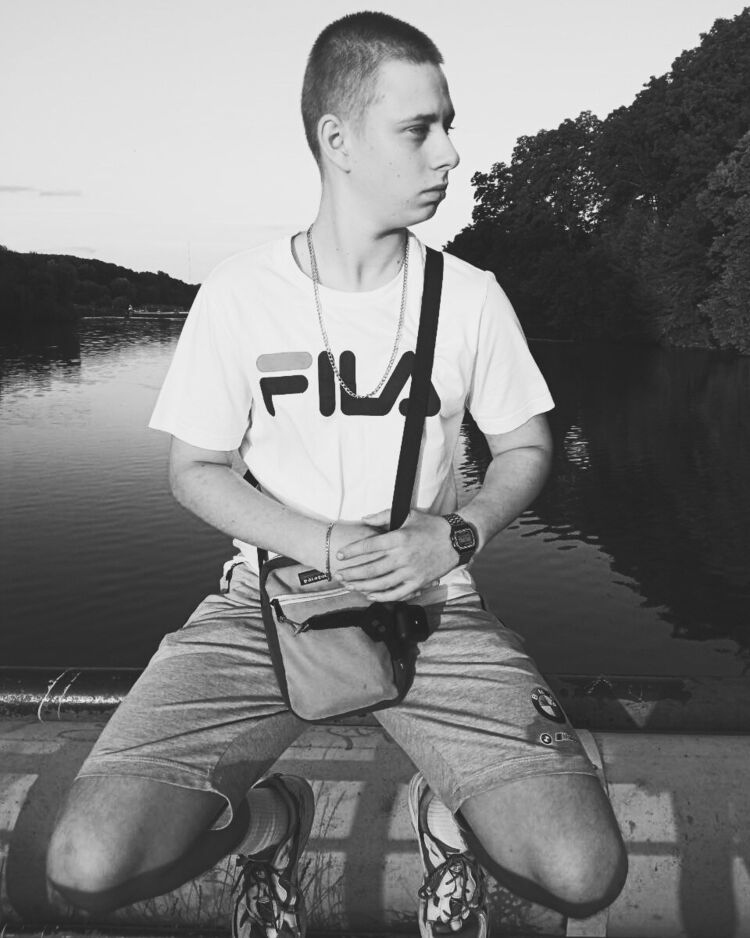  ,   Illia, 19 ,   ,   