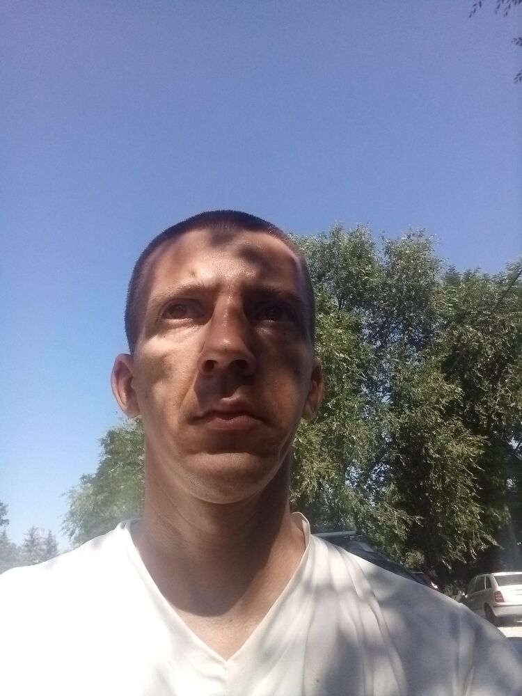  45814852  Serj, 38 ,    
