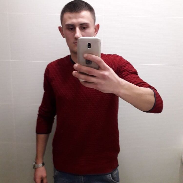  11081272  Yaroslav, 28 ,    