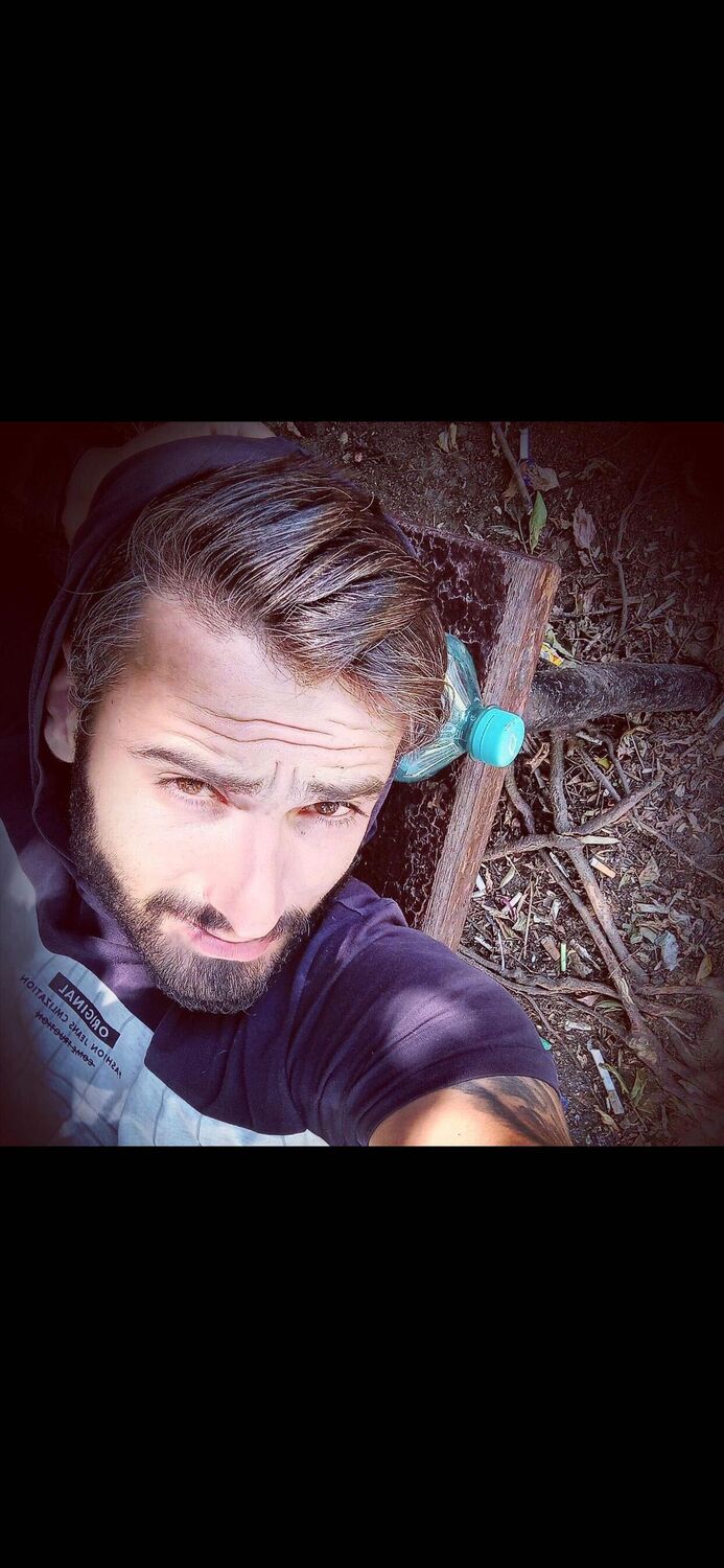  48038382  Artur, 29 ,    