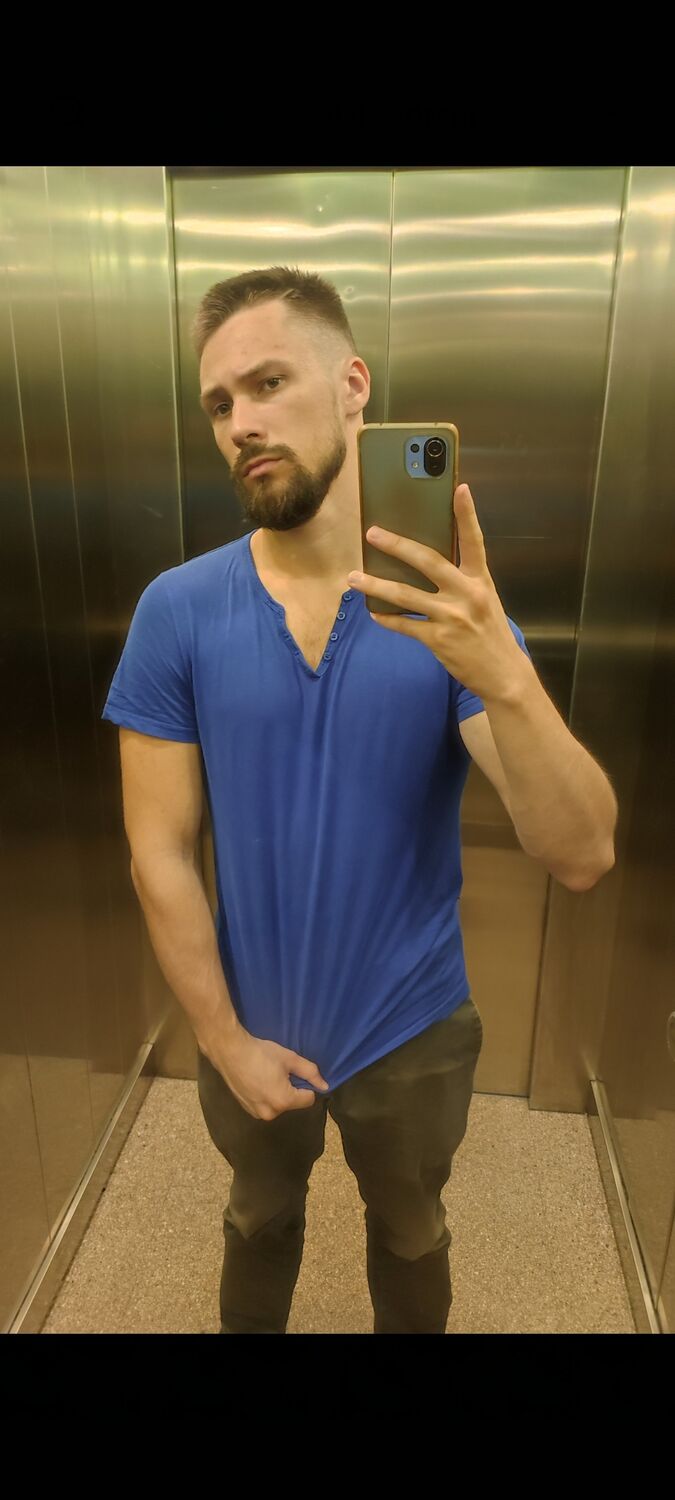  ,   Igor, 22 ,   ,   