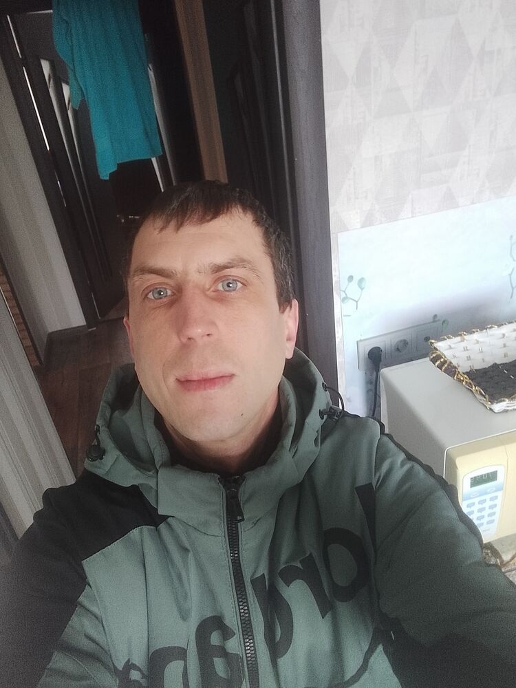  39570482  Dima, 40 ,    