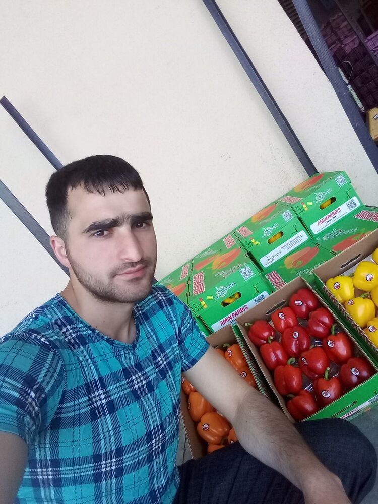  9922932  Cavid, 33 ,    