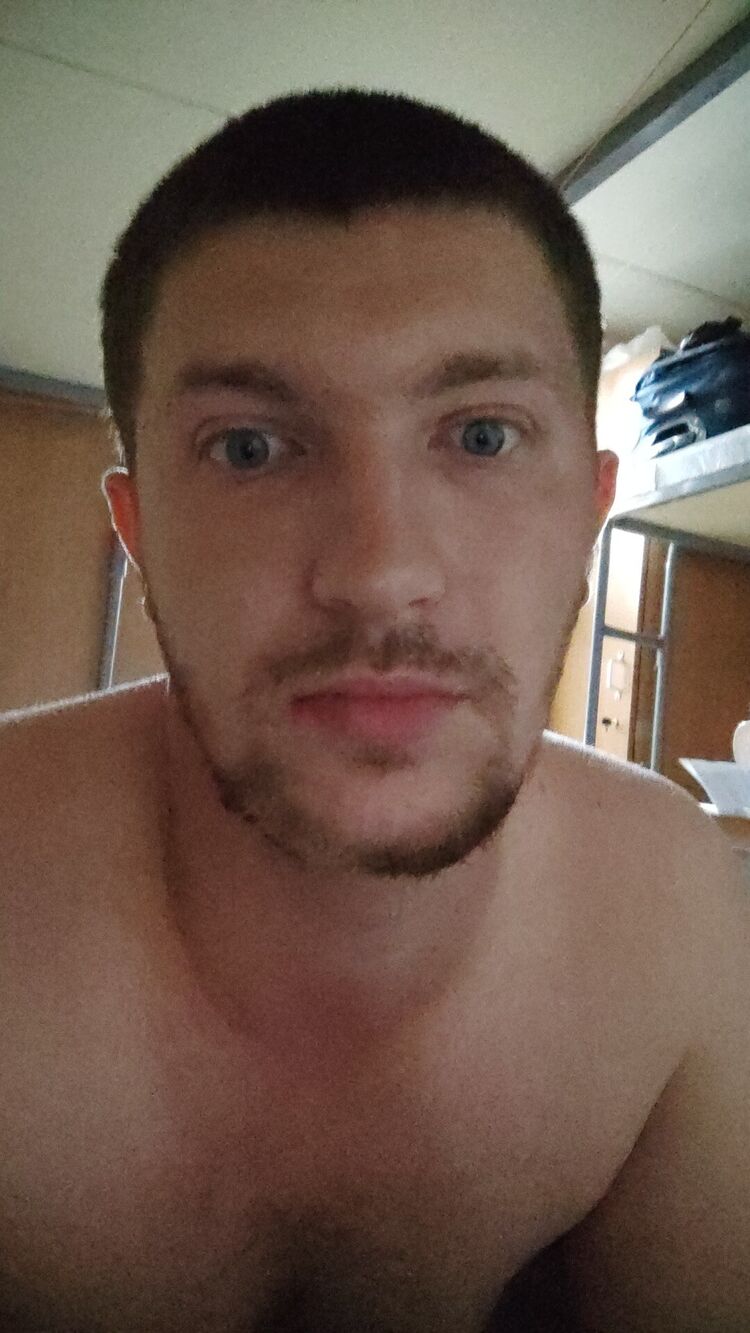  28785062  Alexander, 29 ,    