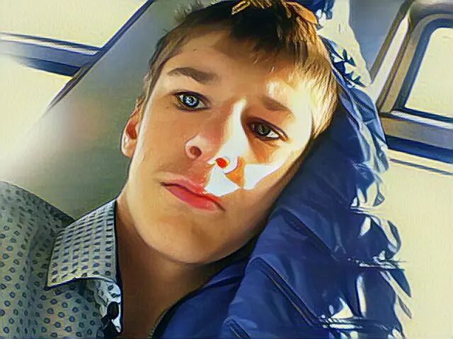  33067842  , 23 ,    -