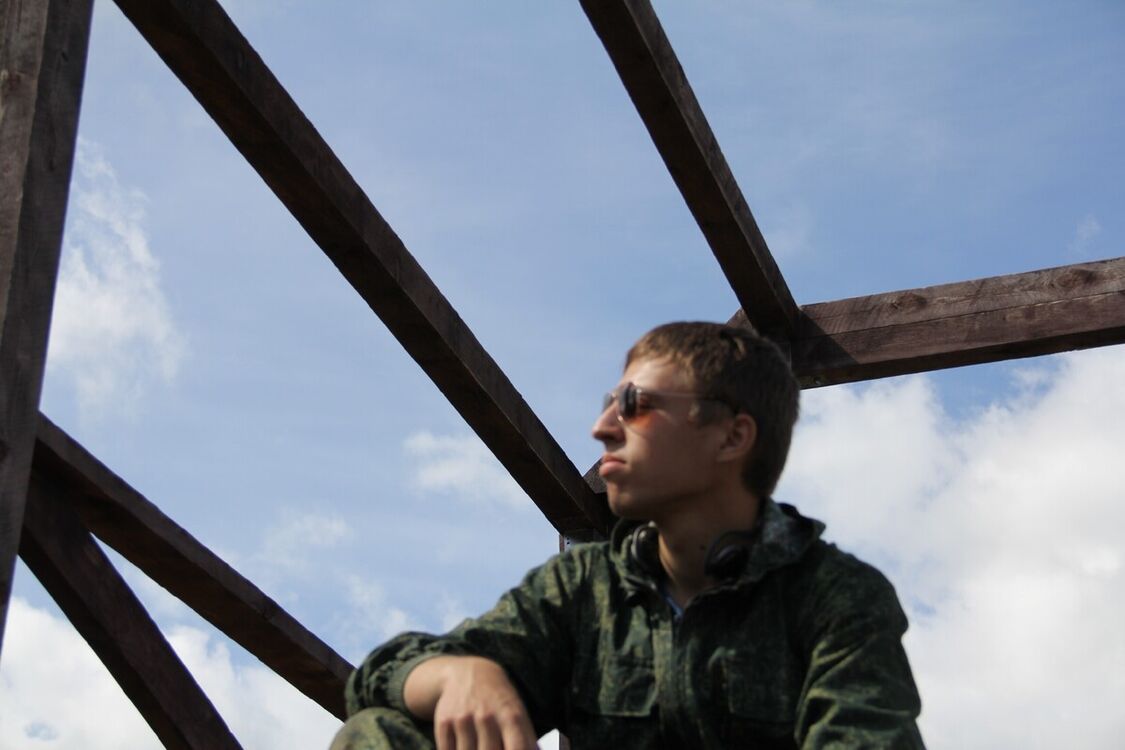  21692572  Demon, 25 ,    