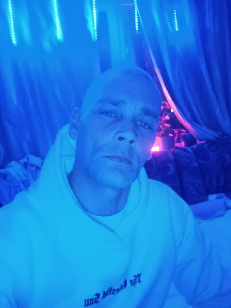  46699532  , 42 ,    