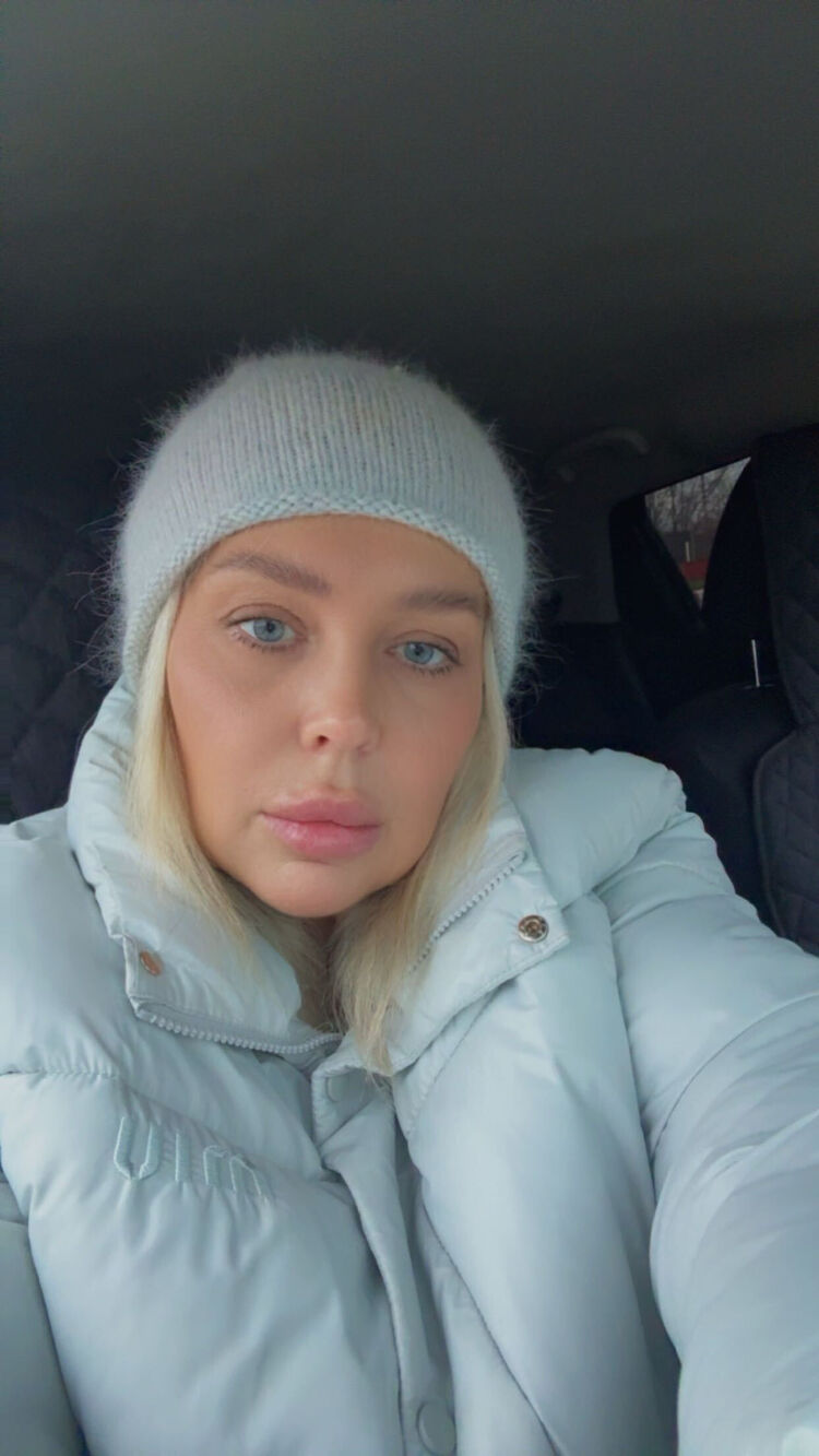  54690272  Ylia, 48 ,    --