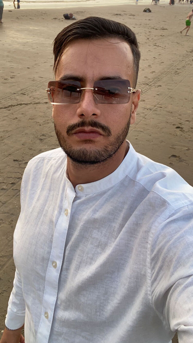  's-Graveland,   Mouchini, 32 ,   ,   