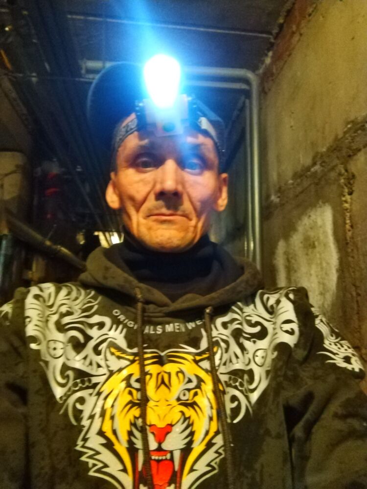 36270832  , 49 ,    