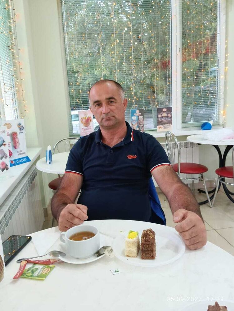  37704422  , 47 ,    --