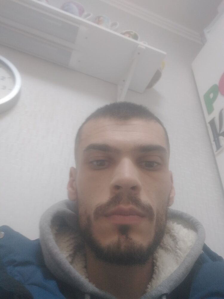  47635012  Robert, 28 ,    
