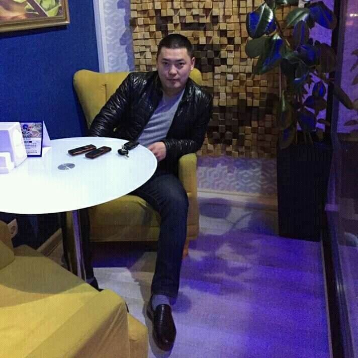 21175992  Rom, 32 ,    